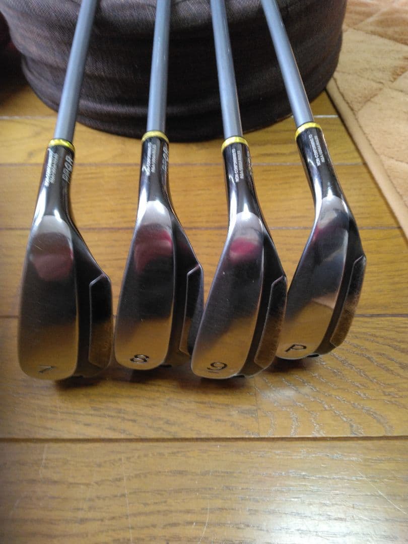 PRGR ニュースーパーエッグアイアンセット 4本