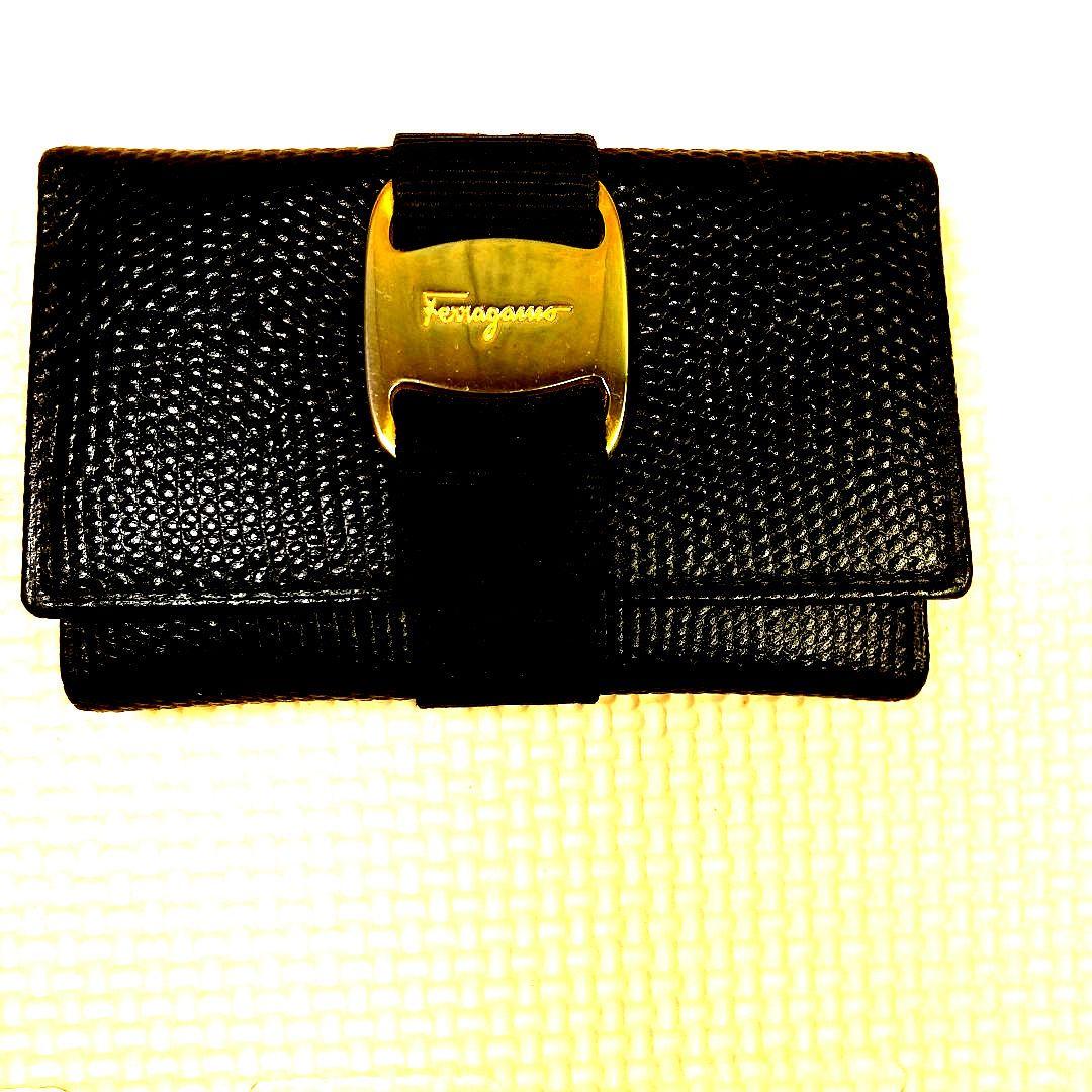 Ferragamo ヴァラ　リザード型押し黒キーケース 未使用品