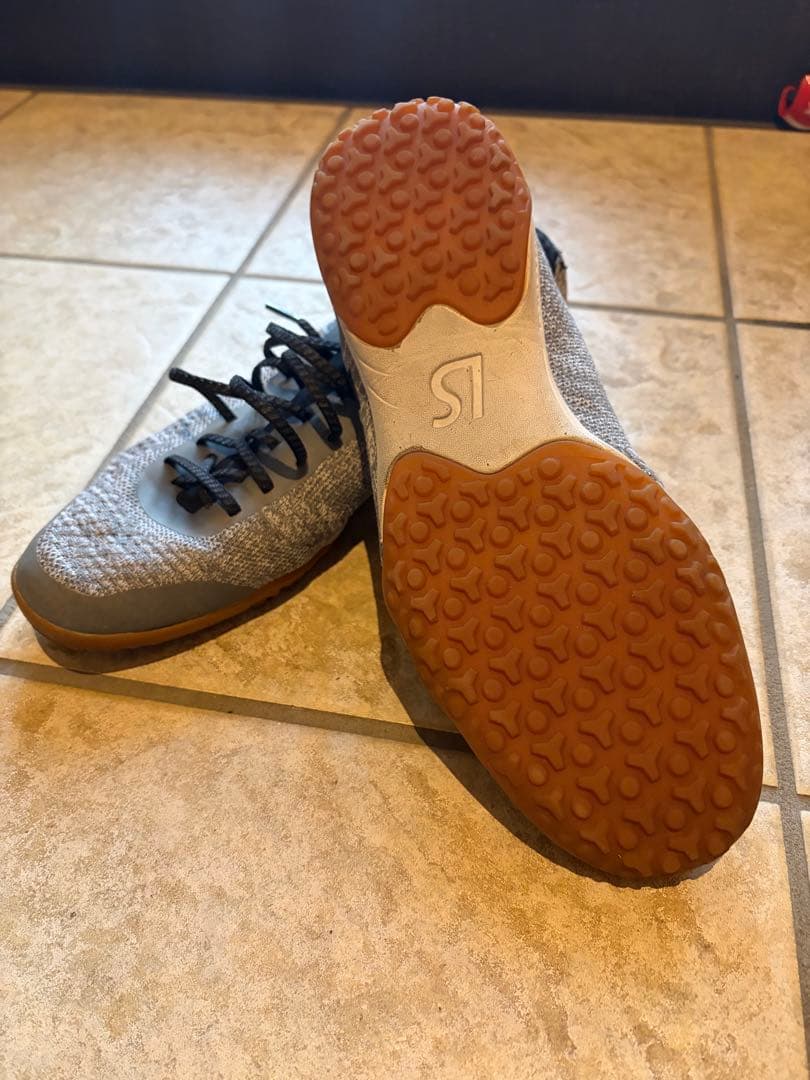 ルースイソンブラ　フットサルシューズ