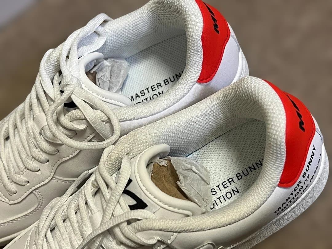 33000円送0新品マスターバニーエディション26cm完売白スパイクレスシューズ