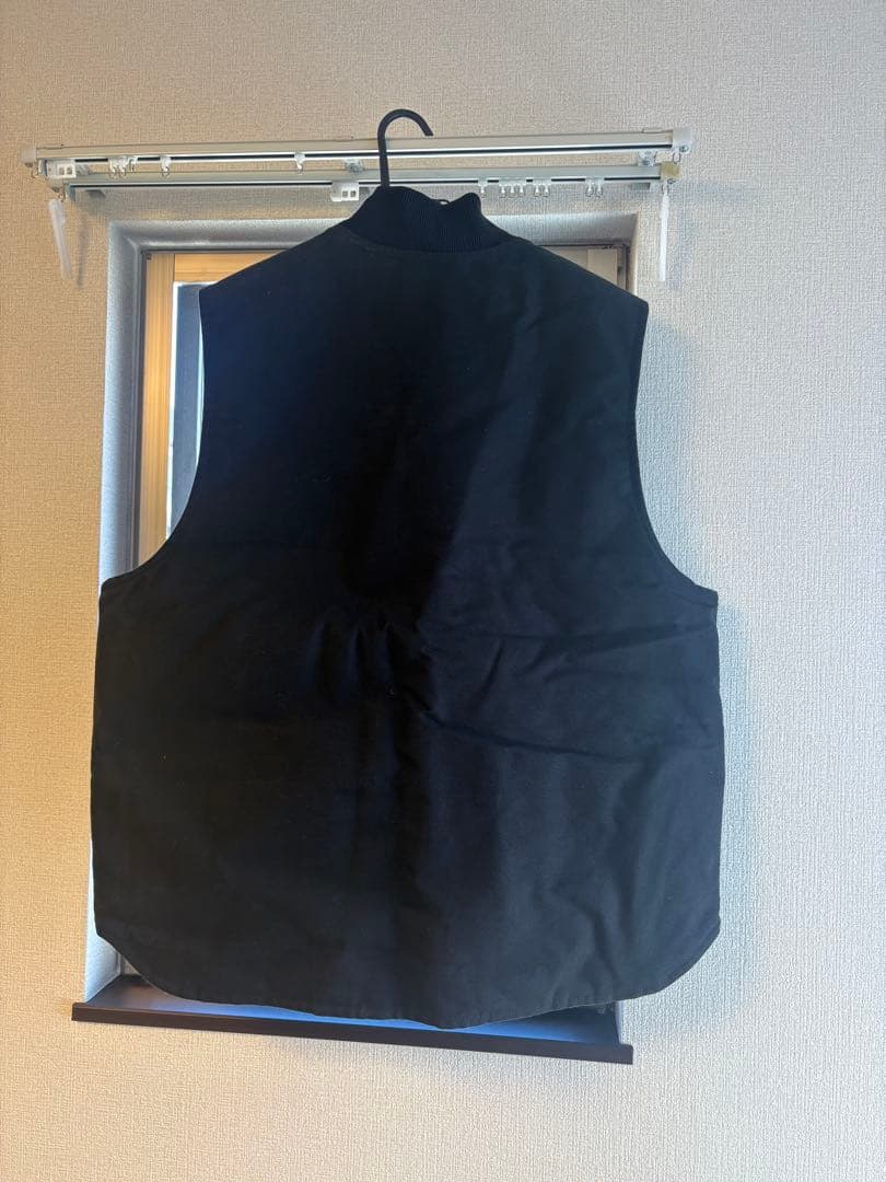 Carhartt ブラック ダウンベスト