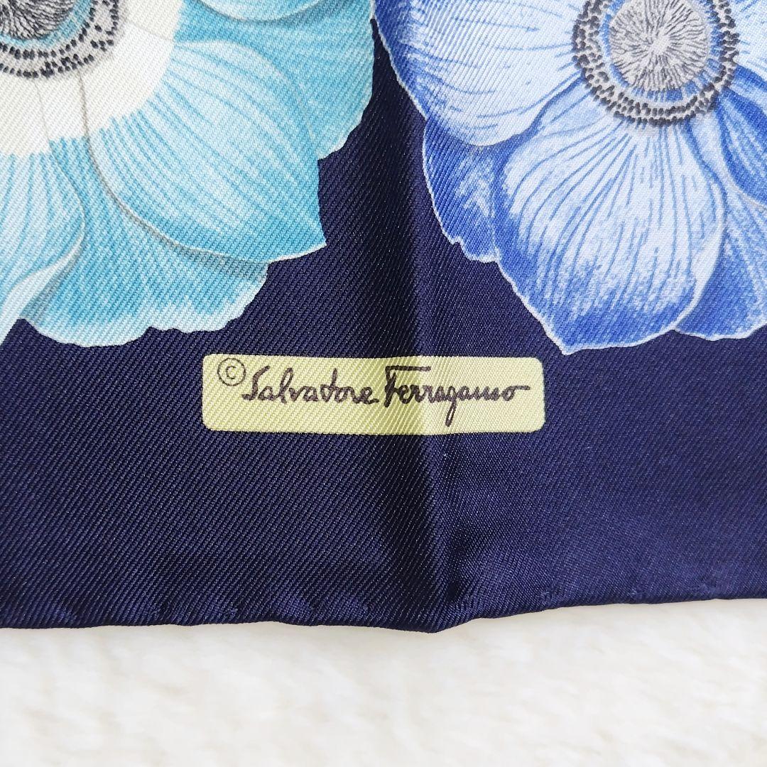 ✨️未使用✨️サルバトーレフェラガモ ミニスカーフ アネモネ シルク100%