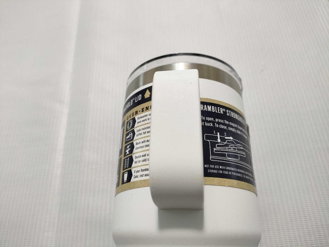 YETI ランブラー 20oz トラベルマグ 白 保温保冷 蓋付き