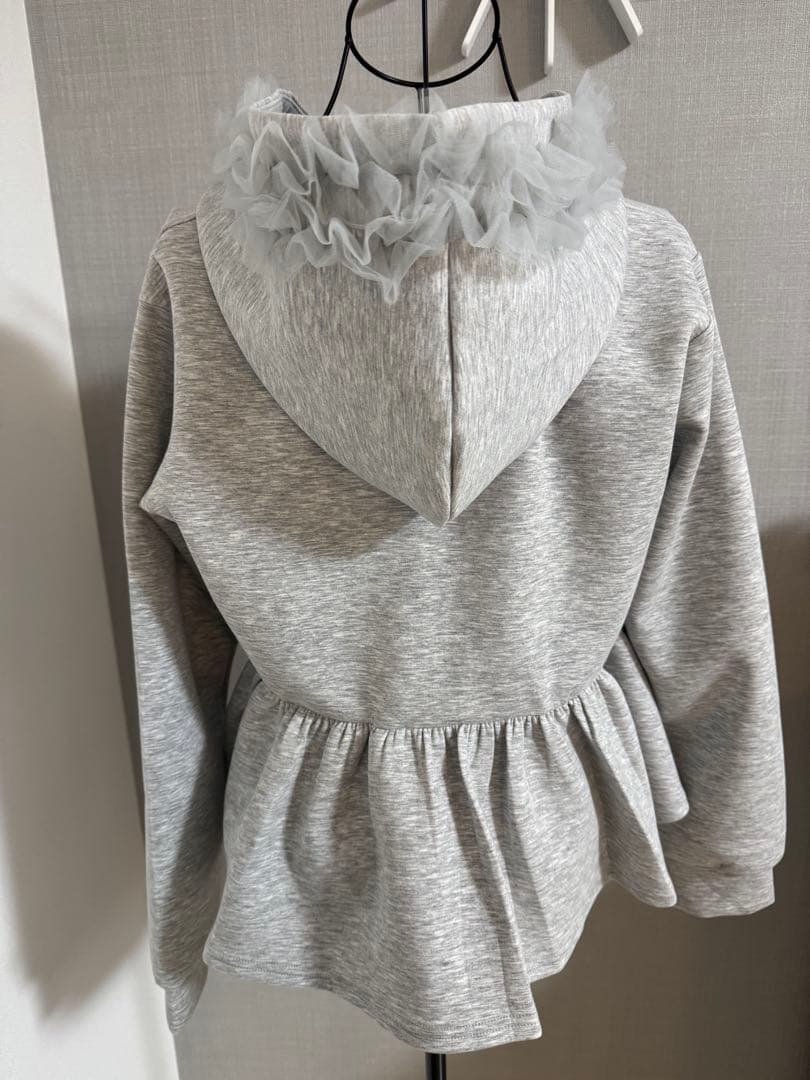 新品⭐️fitmoreダンボールチュールフードジップアップパーカー　グレー　同型
