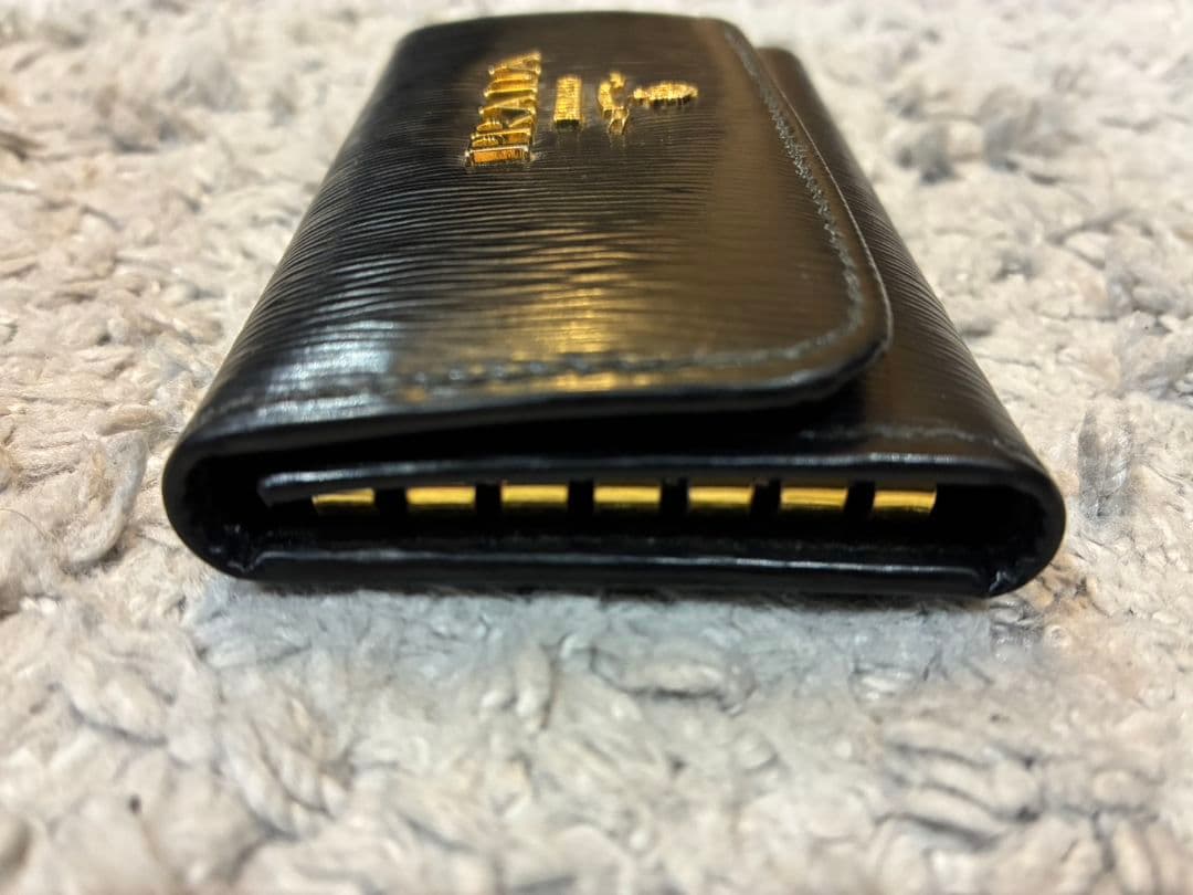 PRADA プラダ レザー 6連キーケース 黒 　箱．カード付