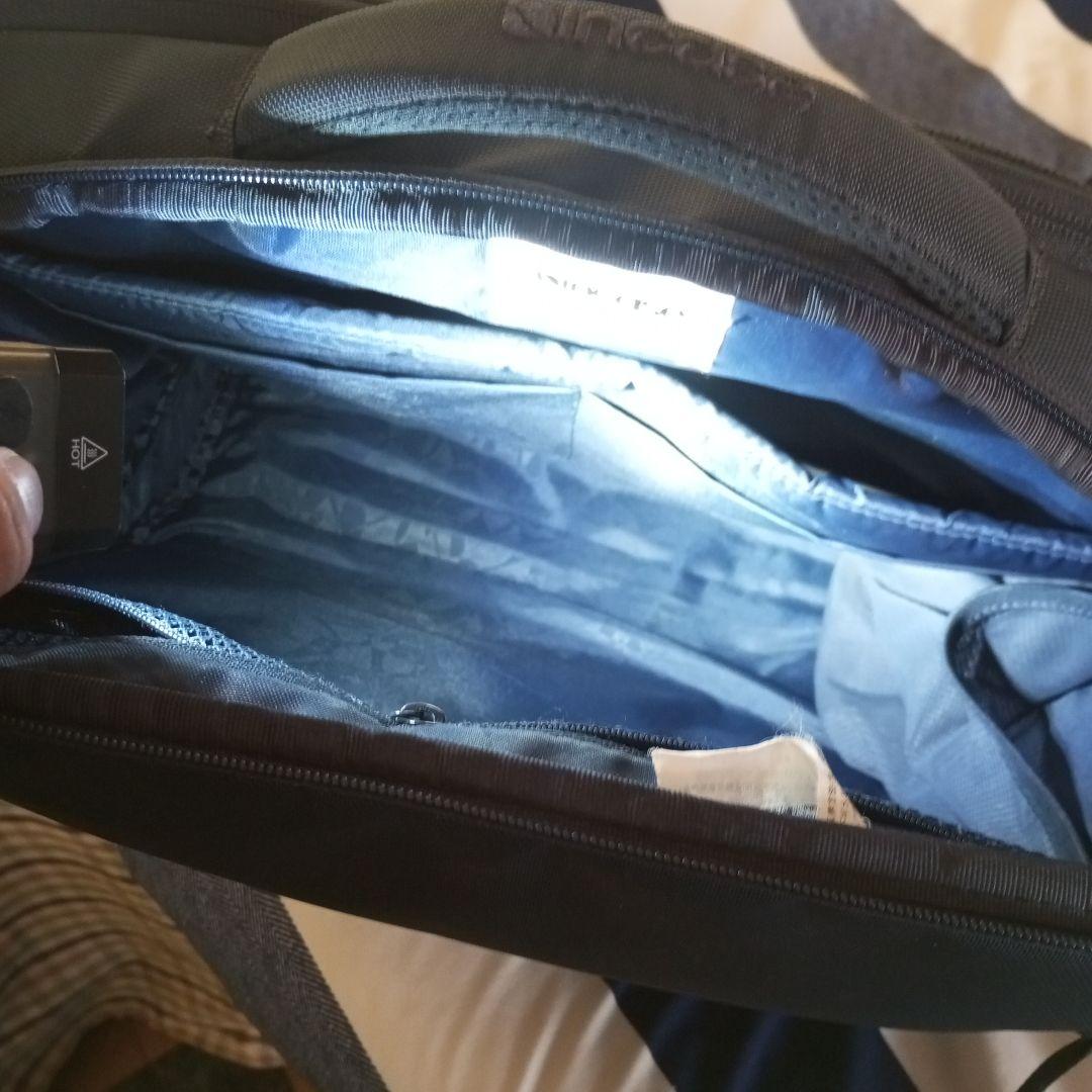 Model V10 LEDライト カラビナ付き