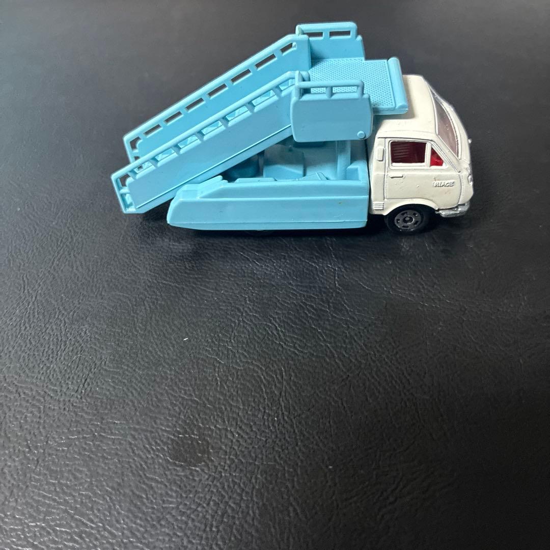 b*b様 トミー　トミカのまち　きみのトミカであそぼう　トミカ空港セット