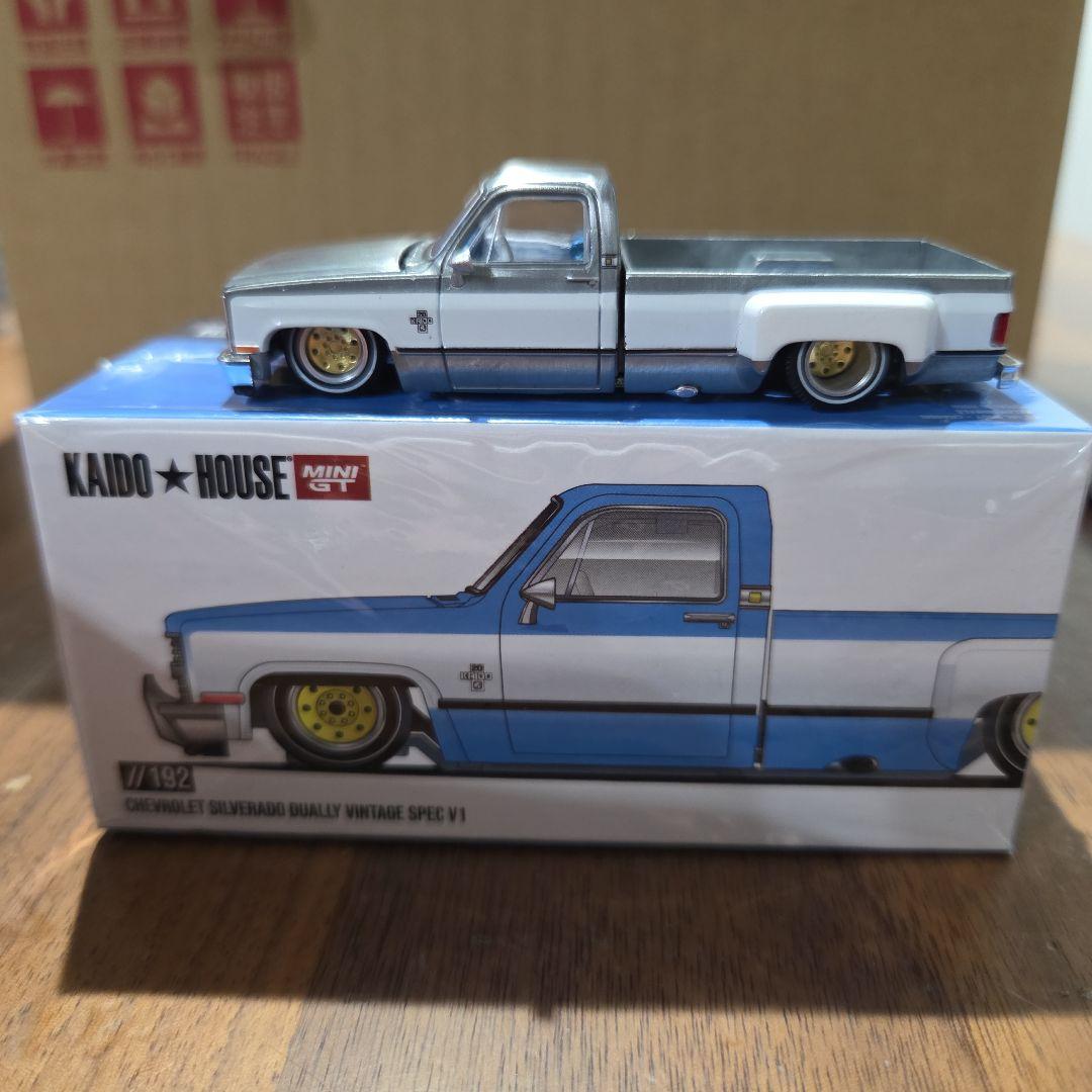 mini gt KAIDO Chevrolet Silverado　チェイス