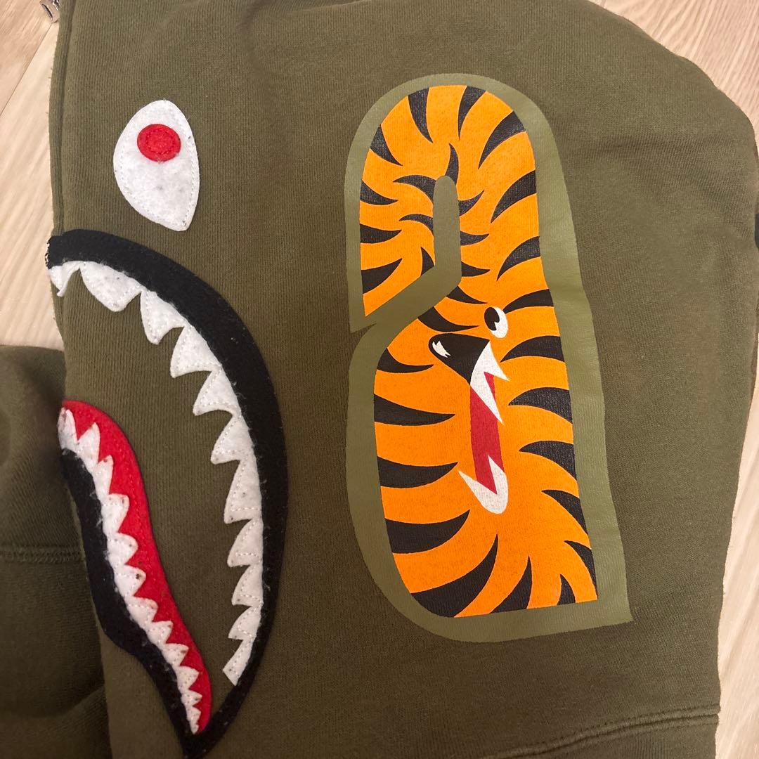 abathingapeシャークパーカーM