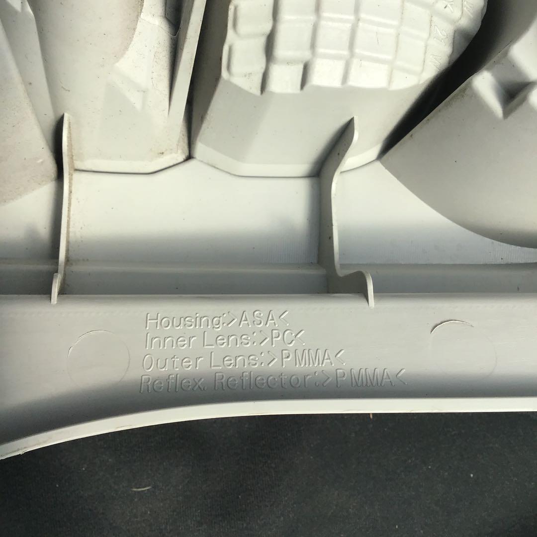 テールランプ クリア/レッド 未使用品