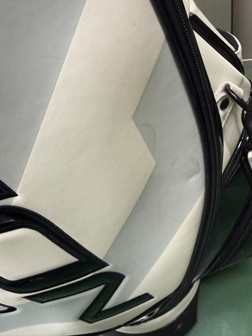 EPON FORGED キャディバッグ ホワイト/ブラック