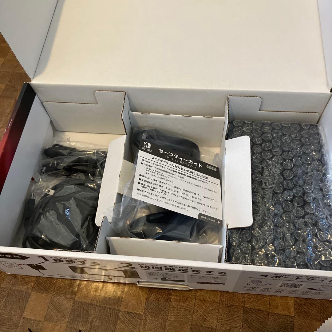 Nintendo Switch 本体　ジョイコン　ピンクイエロー