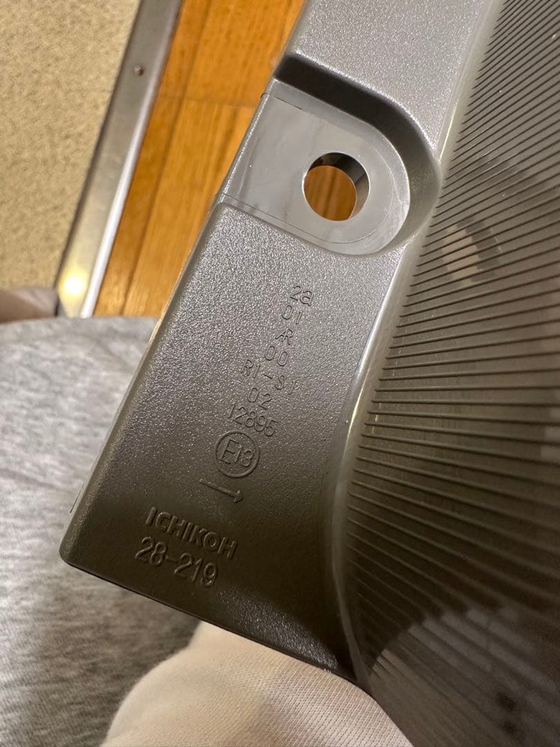 あ*V様 70ノア 後期 右テールレンズ トヨタ純正品