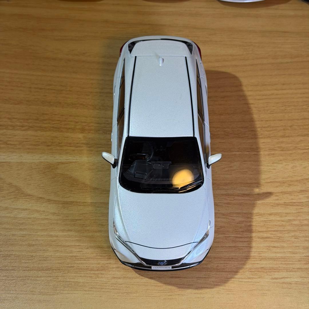 【非売品】トヨタ ハリアー カラーサンプルミニカー 1/30