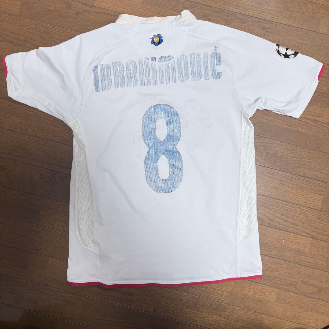 Nike インテル・ミラン IBRAHIMOVIĆ 8番シャツ