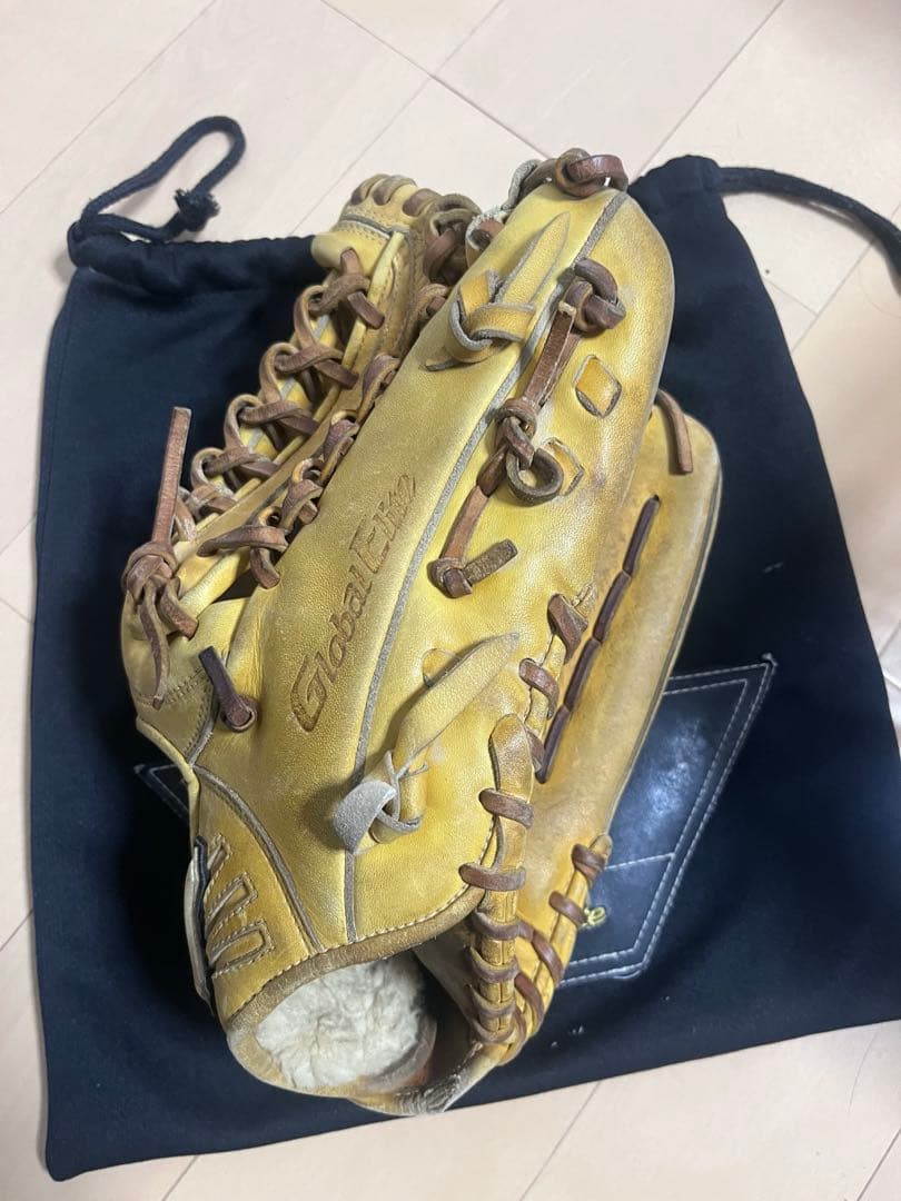 Mizuno 硬式グローブ イエロー 収納袋付き　外野手用