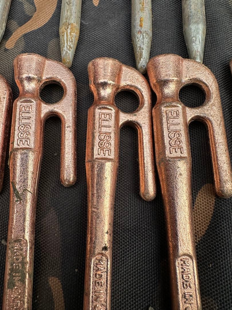 [たんぽぽ]エリッゼステーク 村の鍛冶屋 ブロンズ　28cm