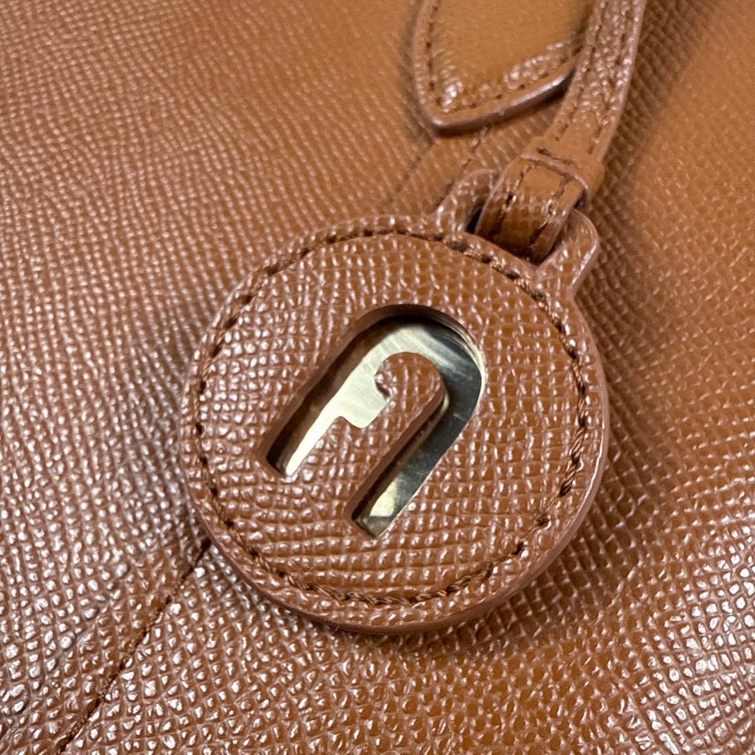 FURLA VITTORIA フルラ ヴィットリア エム トート 本革 レザー