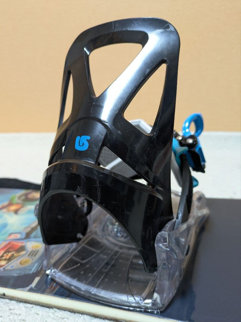 BURTON × トイ・ストーリー 子供用スノーボード2点セット！