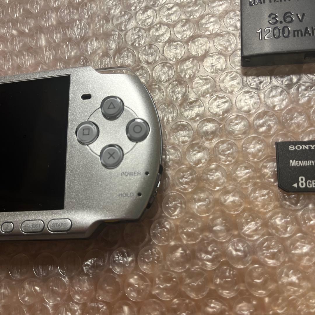 psp 3000 本体、バッテリー、充電ケーブル、メモリーカード　動作品
