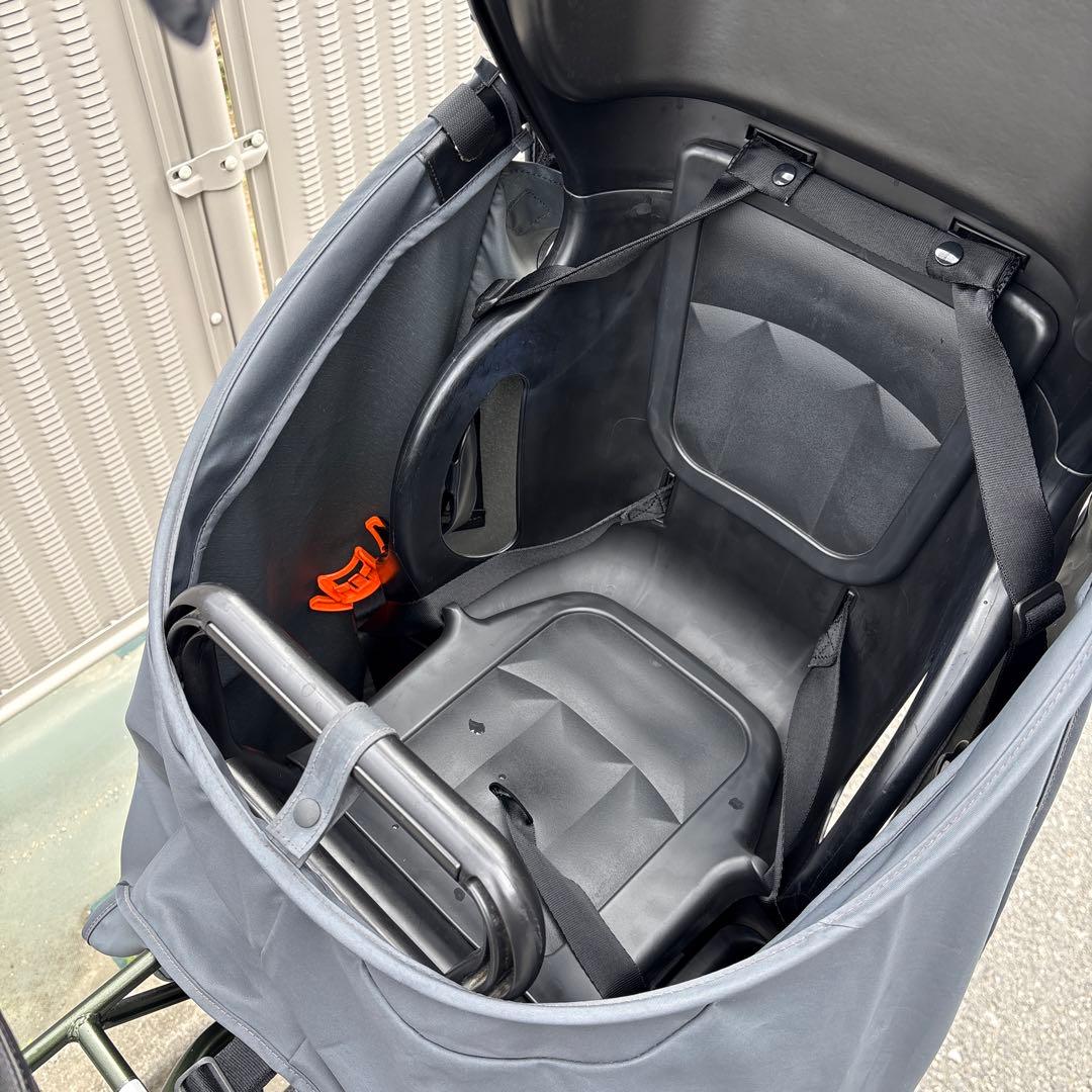 88サイクル　前カゴ、チャイルドシート付き　大阪