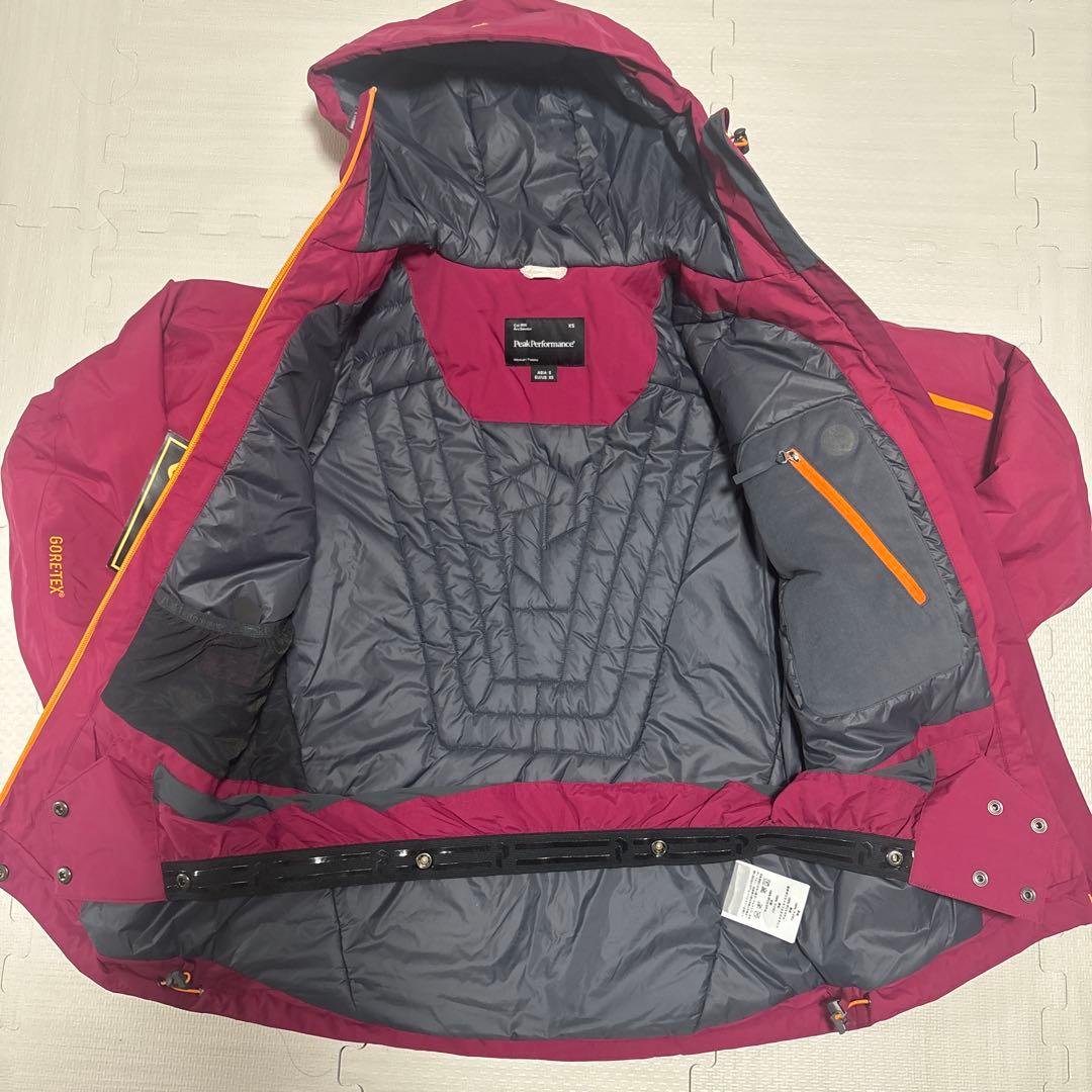 【新品未使用】Peak Performance HELI LOFT ジャケット