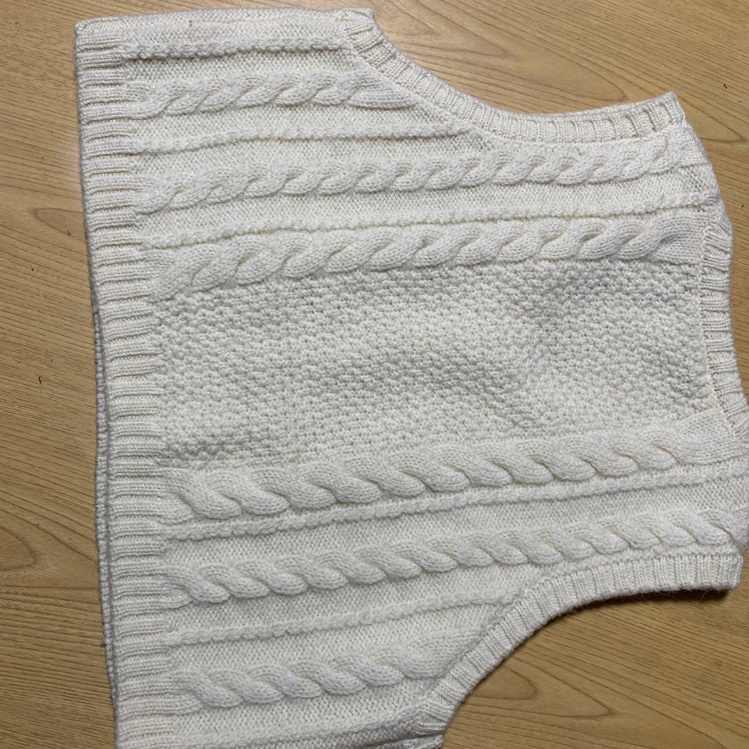 レディースニットベスト　ジレ　 アラン編み　ショート丈