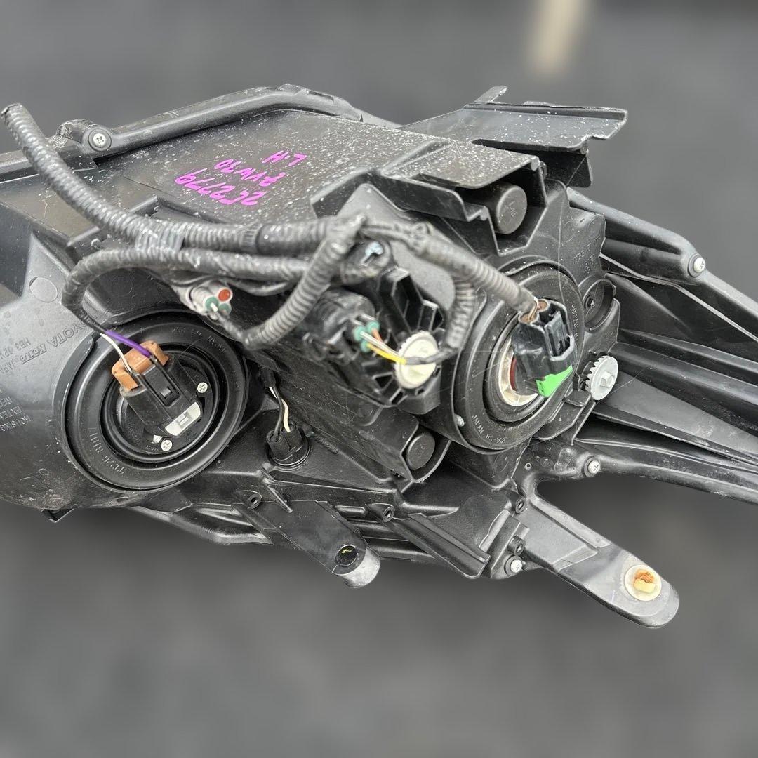 トヨタ プリウス 30系 ヘッドライト左右 KOITO 47-29