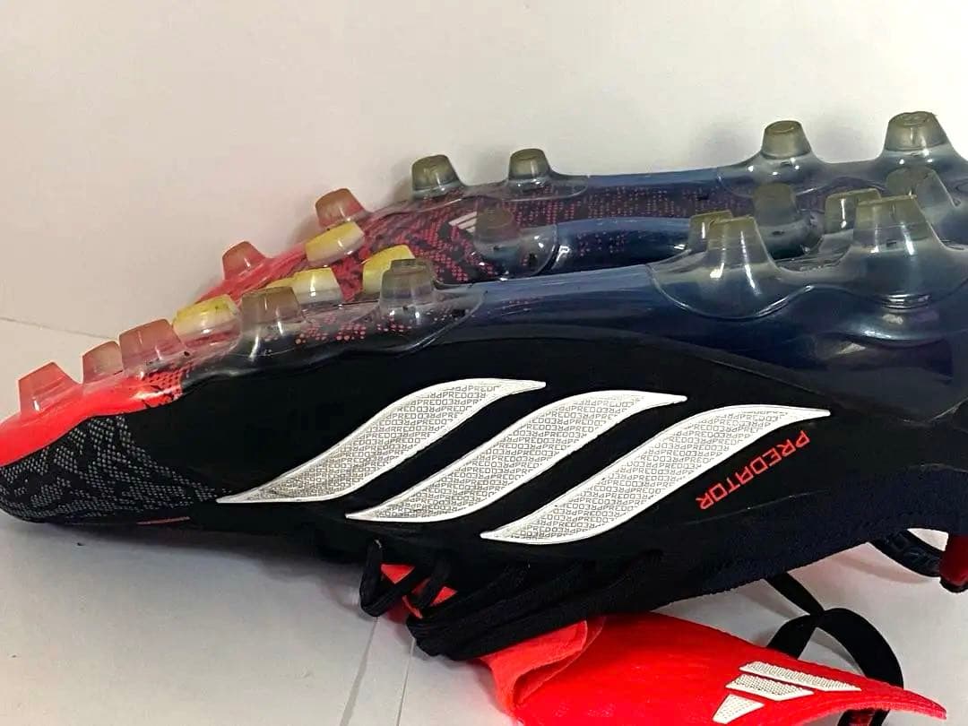 adidas Predator サッカーシューズ ブラック/レッド