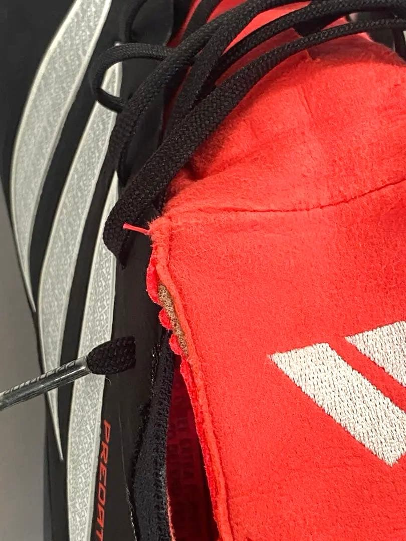 adidas Predator サッカーシューズ ブラック/レッド