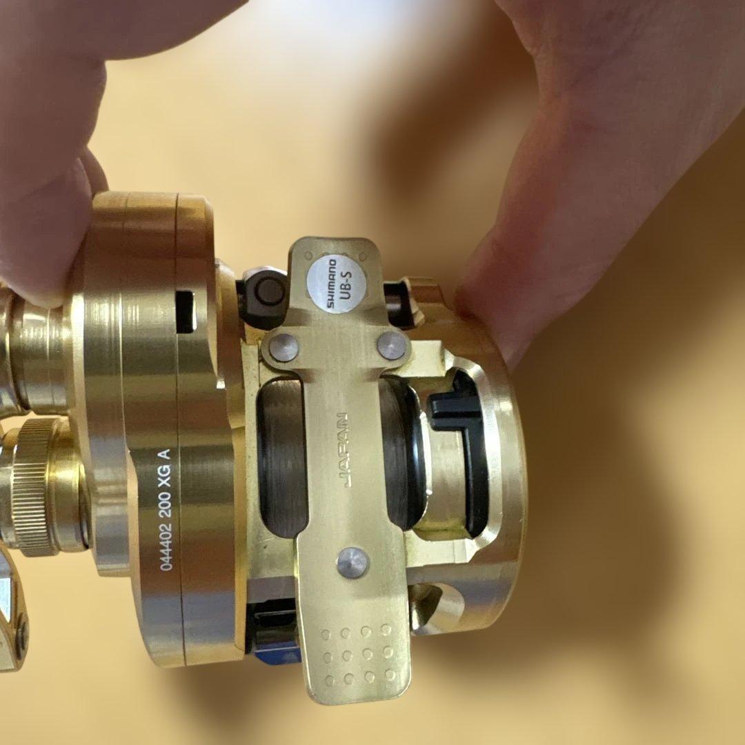 SHIMANO 22カルカッタコンクエスト 200XG