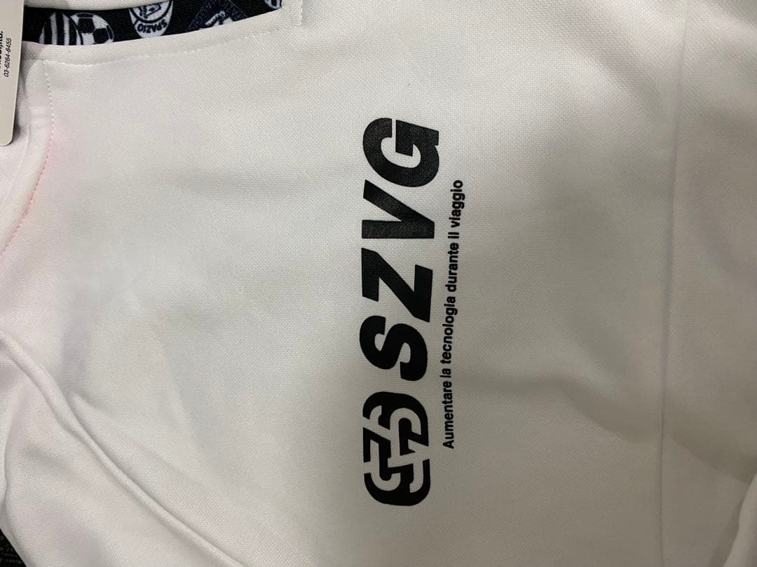 週末迄価格　SPAZIO VIAGGIO スパッツィオ　トレーナー　シャツ