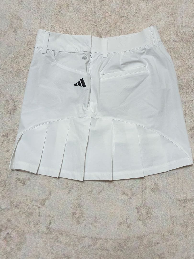 即日発送 新品 M アディダス ジャカード モックネック＆サイドプリーツスカート
