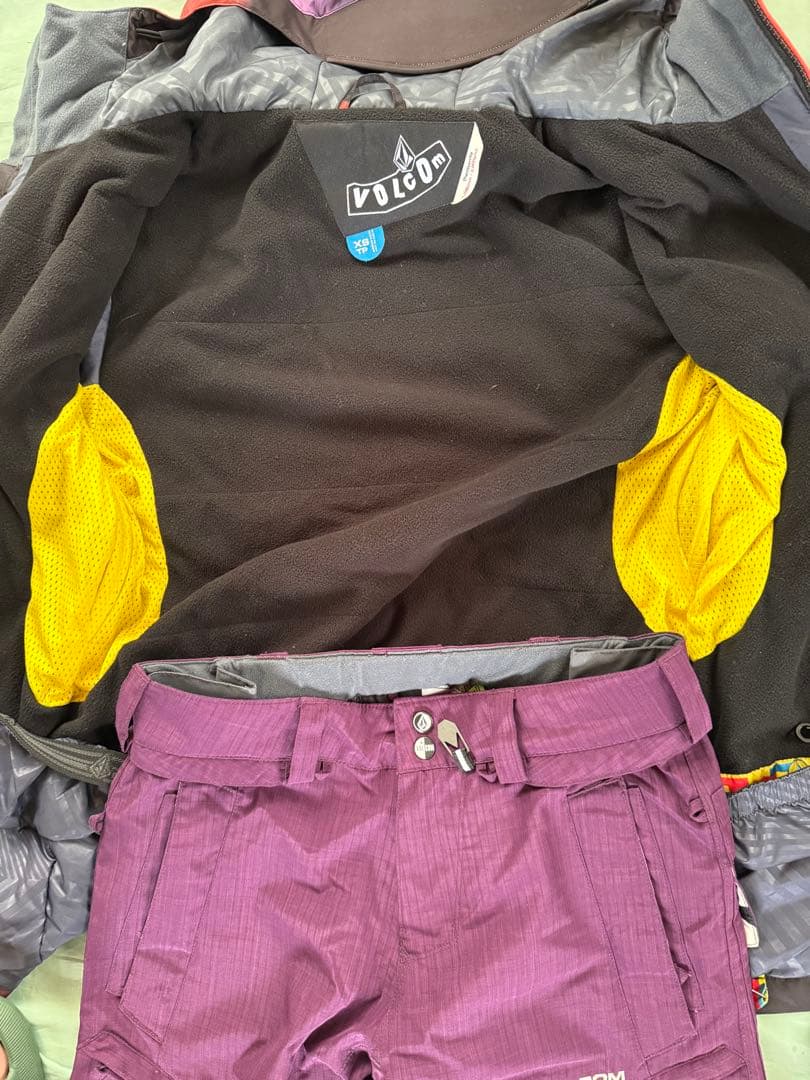 Volcom / ボルコム ジュニア用 スノーボードウェア　新品限定モデル