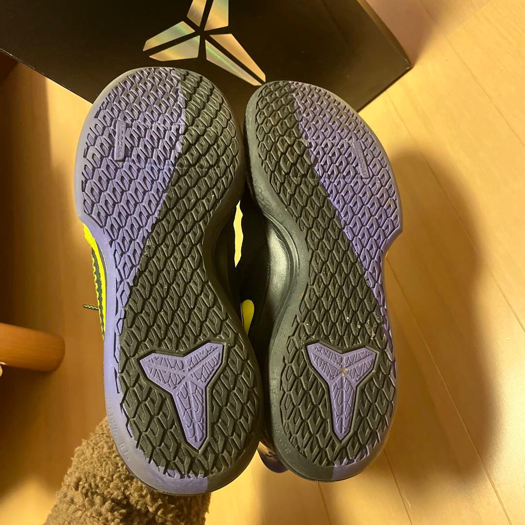 Kobe シューズ ブラック/イエロー/パープル