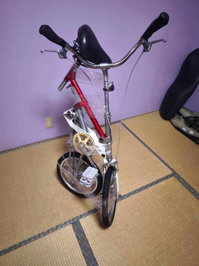 再々値下げ 折りたたみ自転車 レッドとシルバー