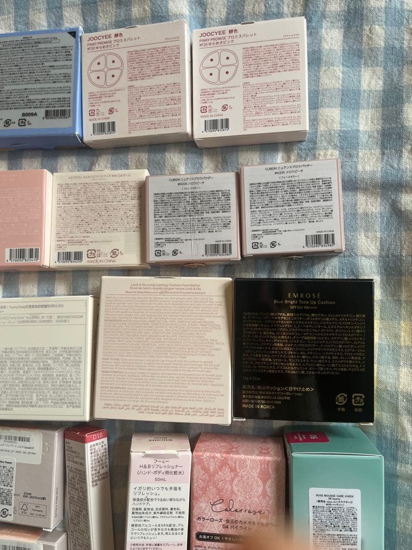 コスメ　まとめ売り　韓国　中国　40点　おまけ付き　muse エチュード　ジュデ