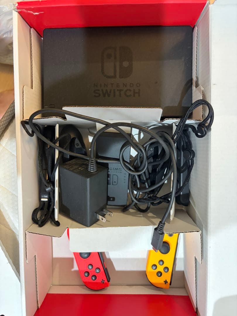 Nintendo Switch 本体(コントローラー4つ)