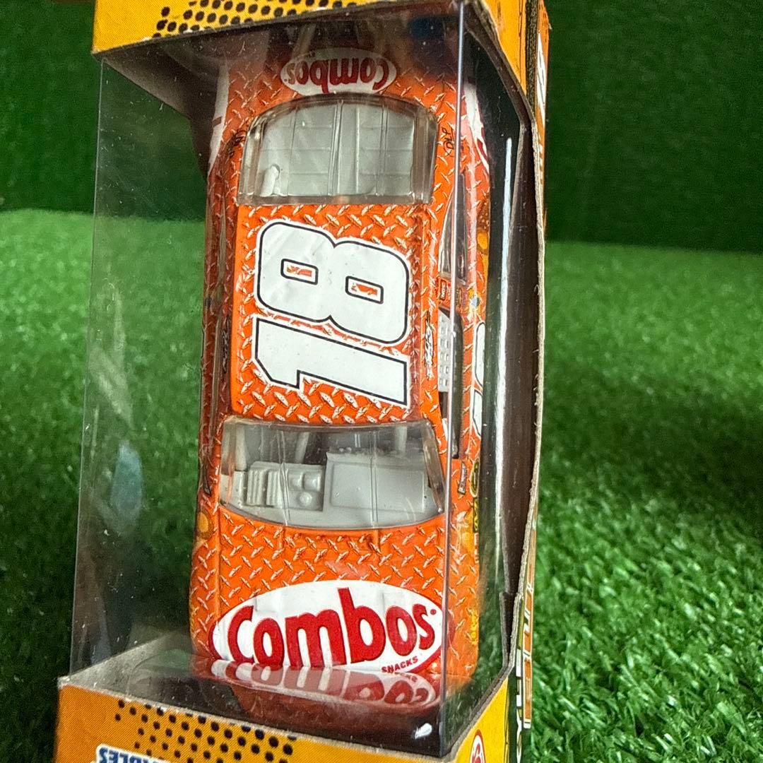 コ*う様 【a230-4】ナスカー カイル・ブッシュ #18 レーシングカー 計