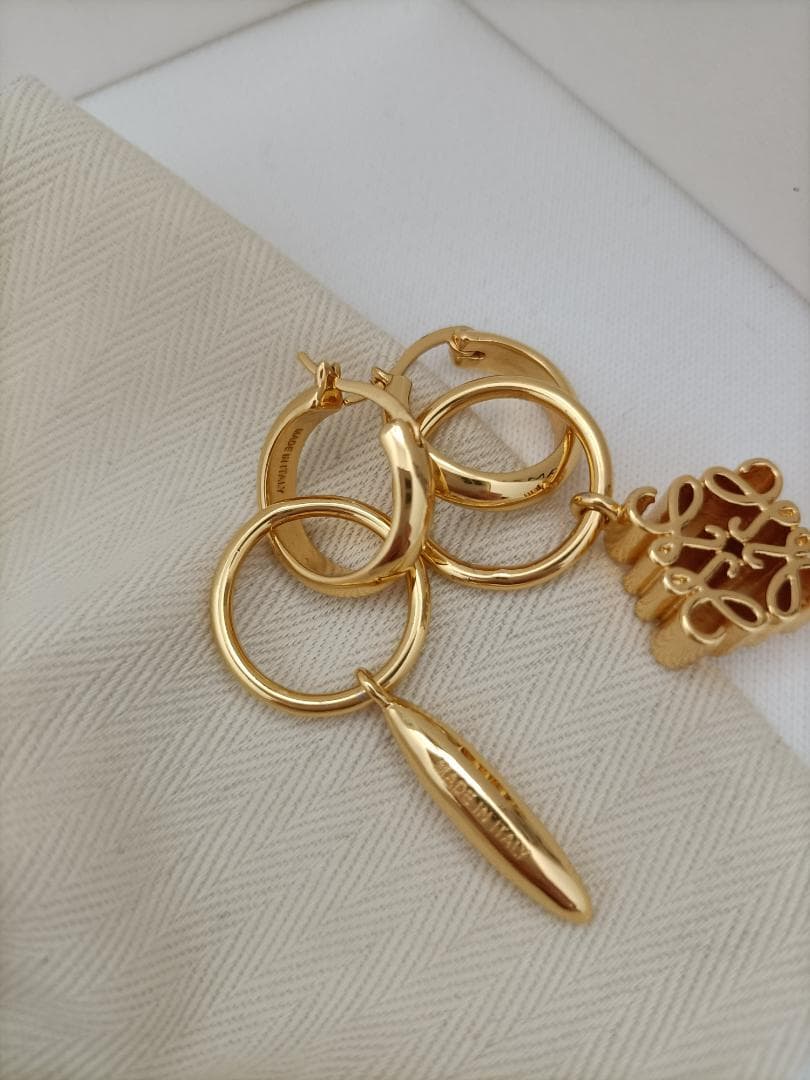 即発送✭ロエベ ピアス ゴールド アナグラム LOEWE