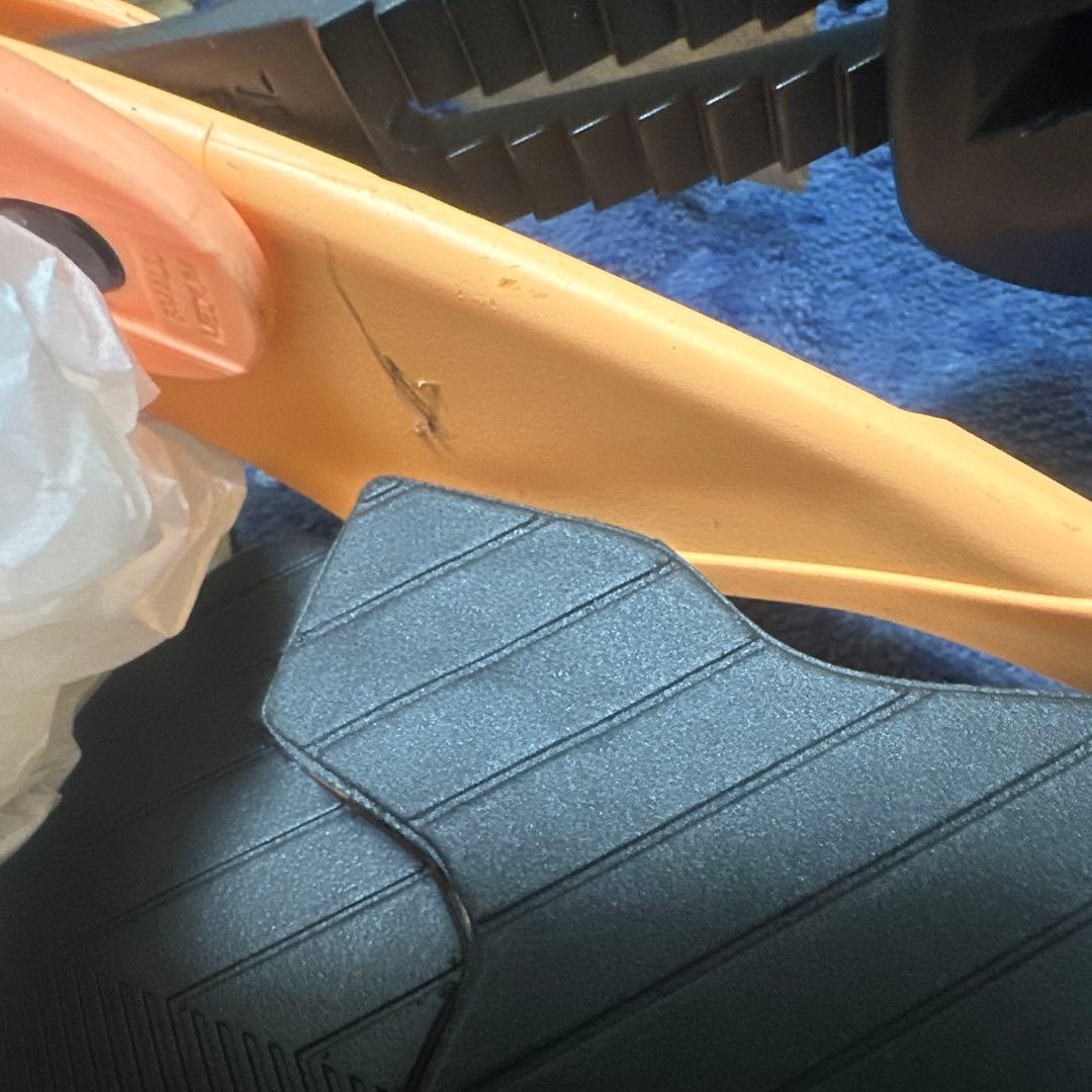 サロモン　リズム　Mサイズ　オレンジ