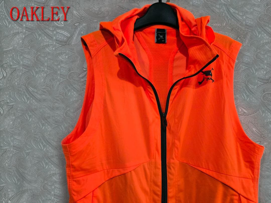 OAKLEY フード付きオレンジベスト Mサイズ