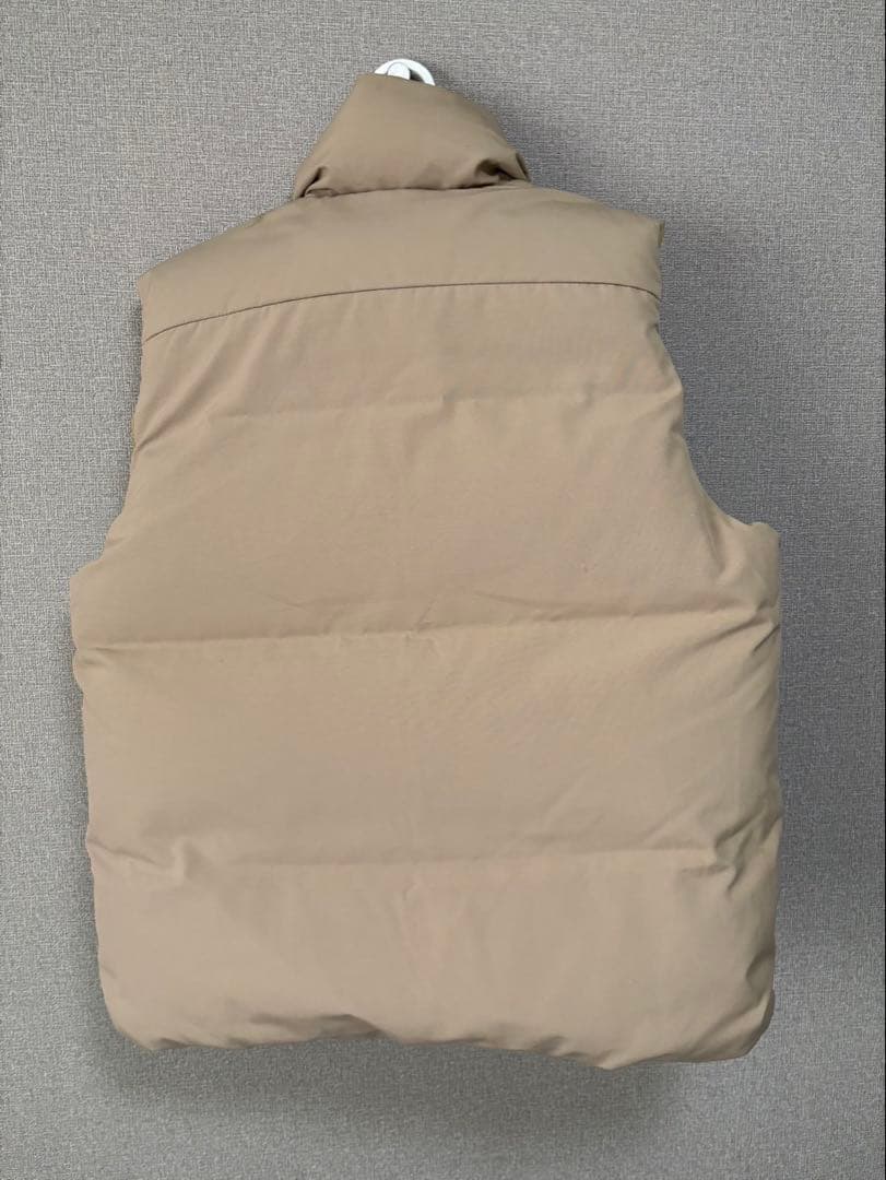   ベージュ ダウンベスト M