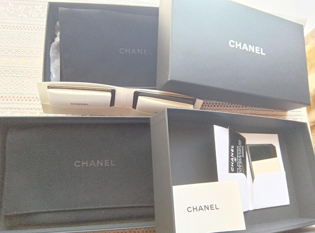 CHANEL　財布などの空き箱　化粧箱　保存袋付き　ギフトボックス