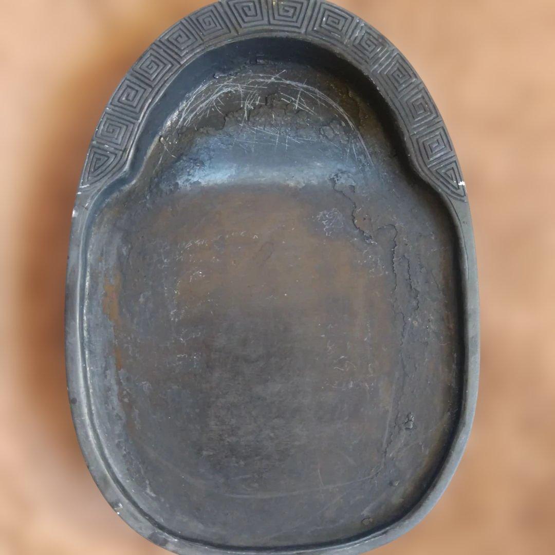 端渓硯　箱付き&中国四角い渦巻き模様の彫刻が施された硯