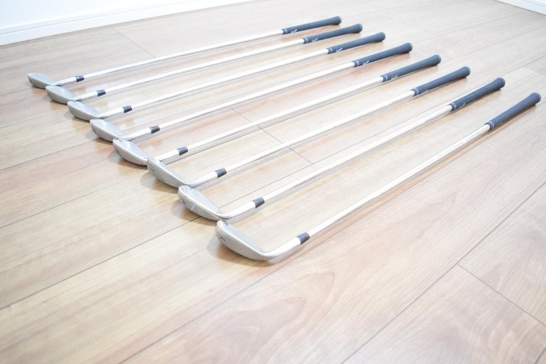 200★NIKE（ナイキ）★ゴルフバッグ＆ドライバー・アイアン・パターセット