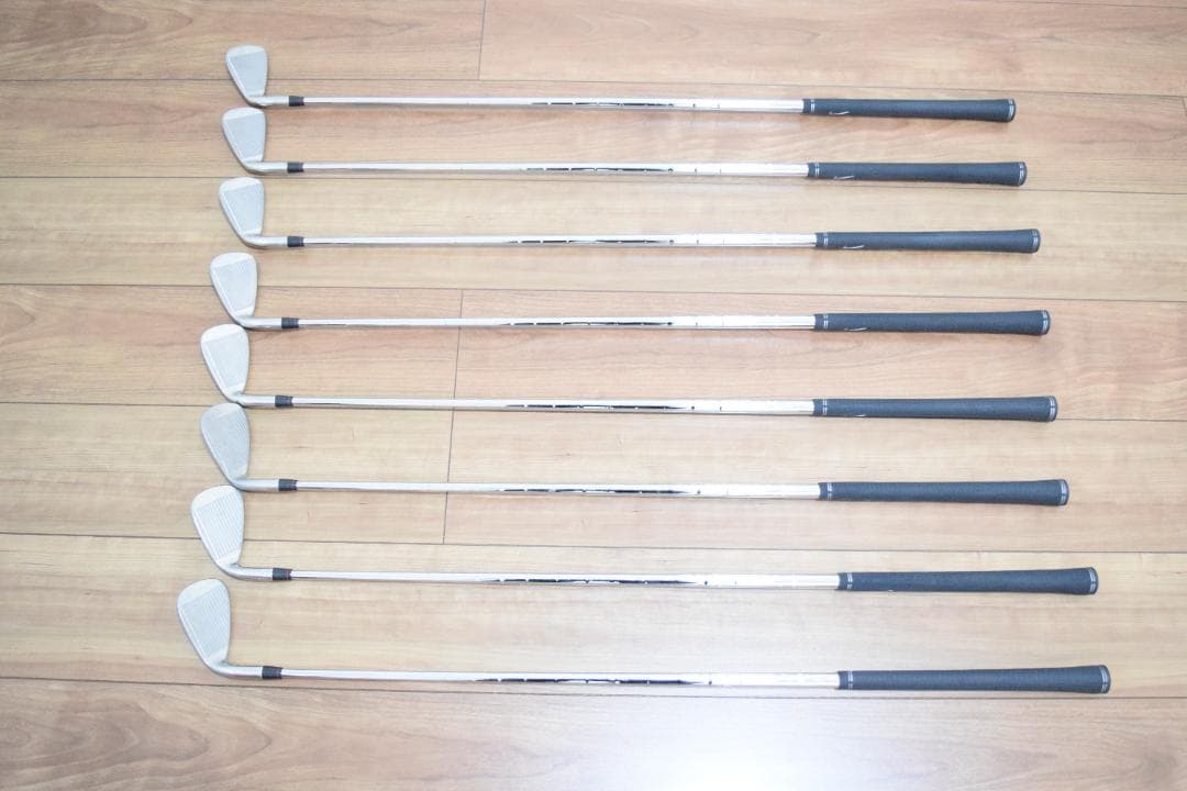 200★NIKE（ナイキ）★ゴルフバッグ＆ドライバー・アイアン・パターセット