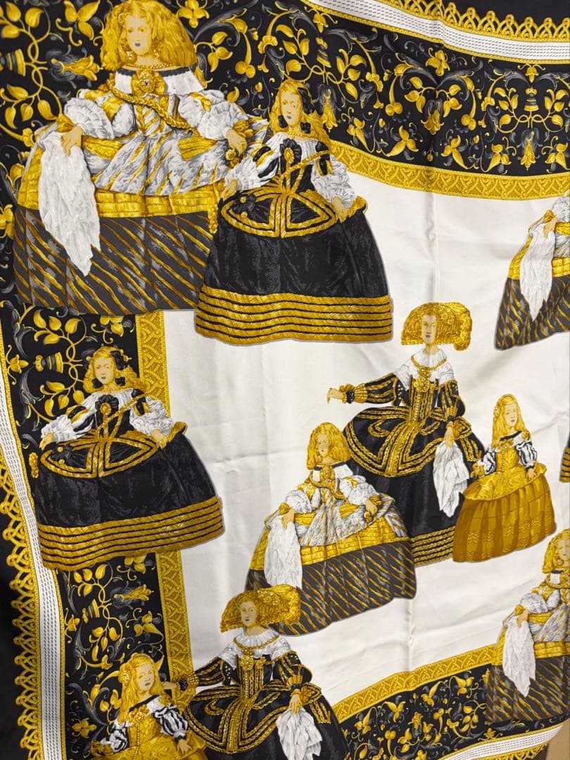 ロエベ　シルク　レディース　スカーフ　ゴールド×ブラック　婦人　LOEWE