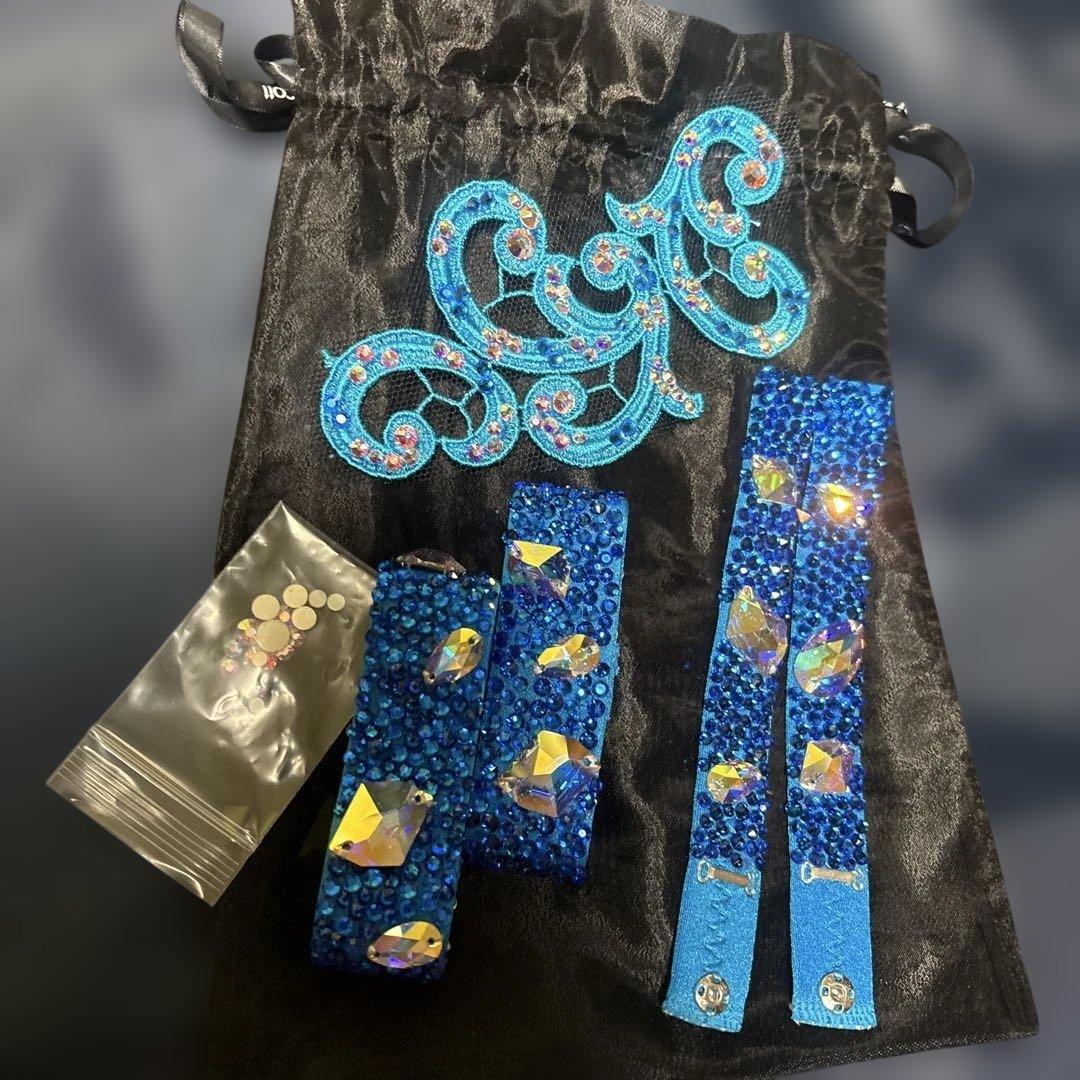 チャコットでオーダーしました。青いサテン製華麗なラインストーンラテンダンス衣装