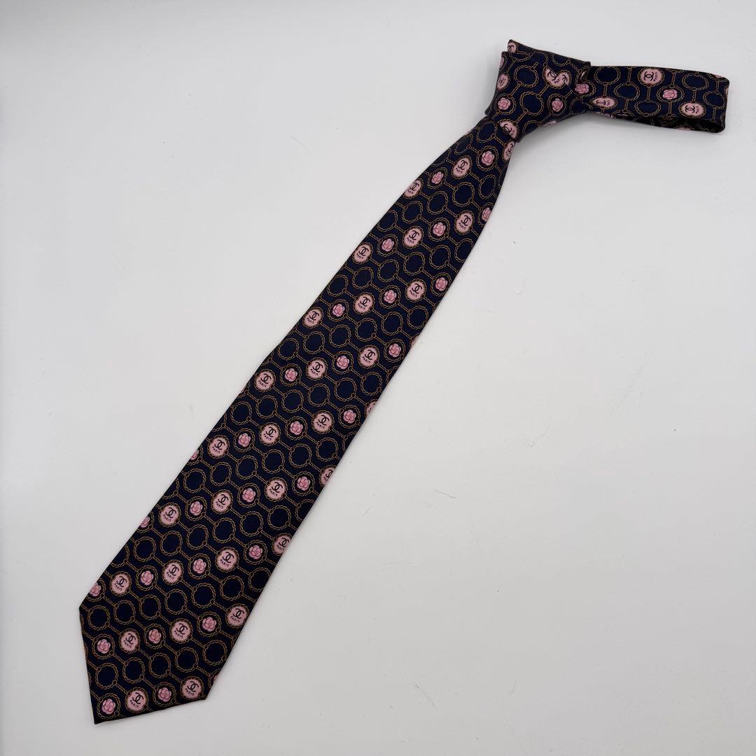 CHANEL シャネル ネクタイ 小紋 総柄 カメリア チェーン付 プリント
